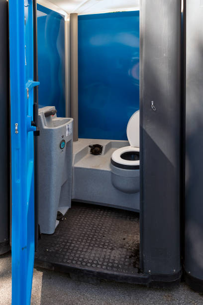 Portable Toilet Options We Offer in Villas, FL